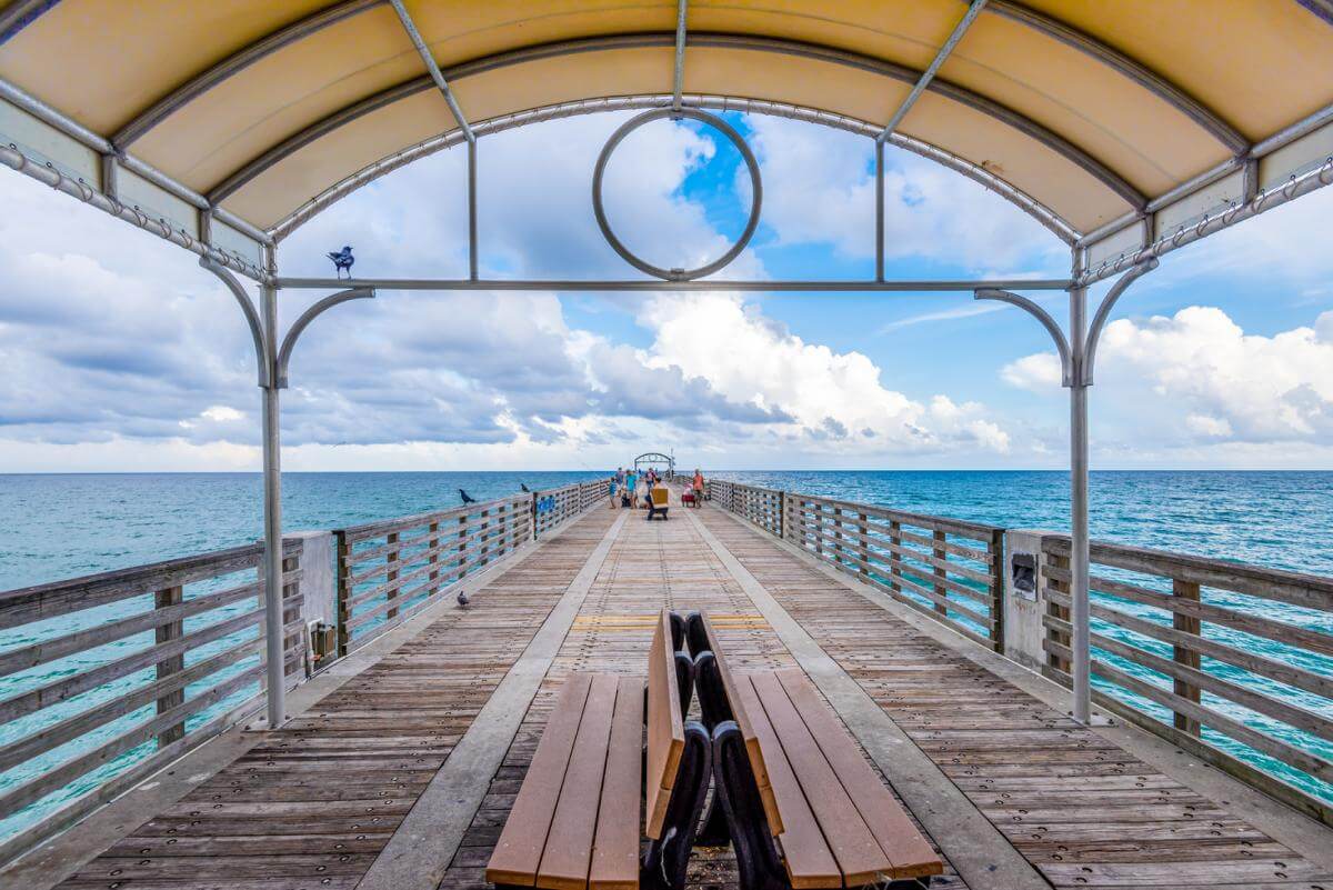 Looking out to the ocean from Lake Worth Pier